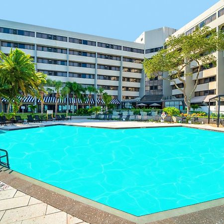Doubletree By Hilton Tampa Rocky Point Waterfront Hotell Exteriör bild