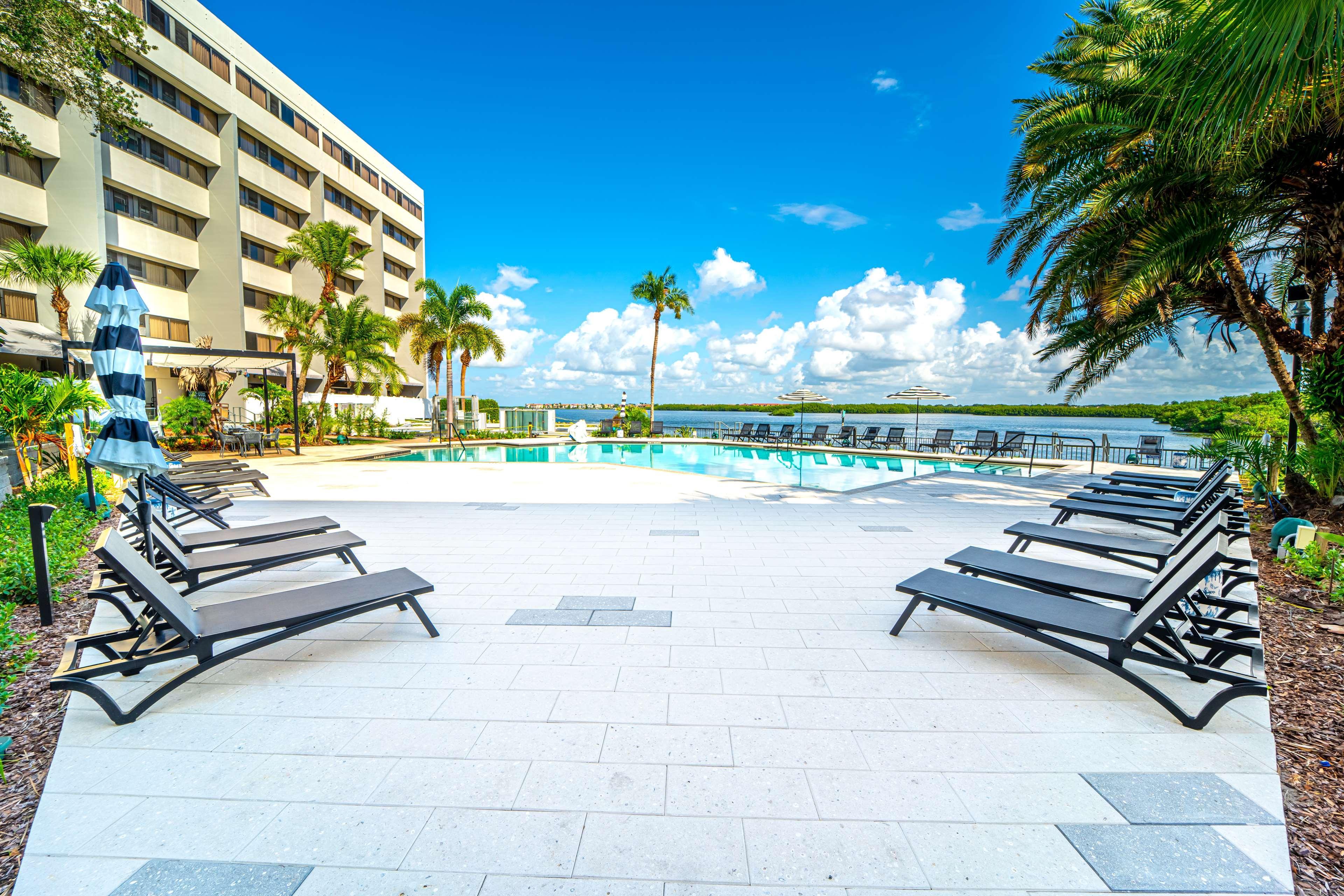 Doubletree By Hilton Tampa Rocky Point Waterfront Hotell Exteriör bild