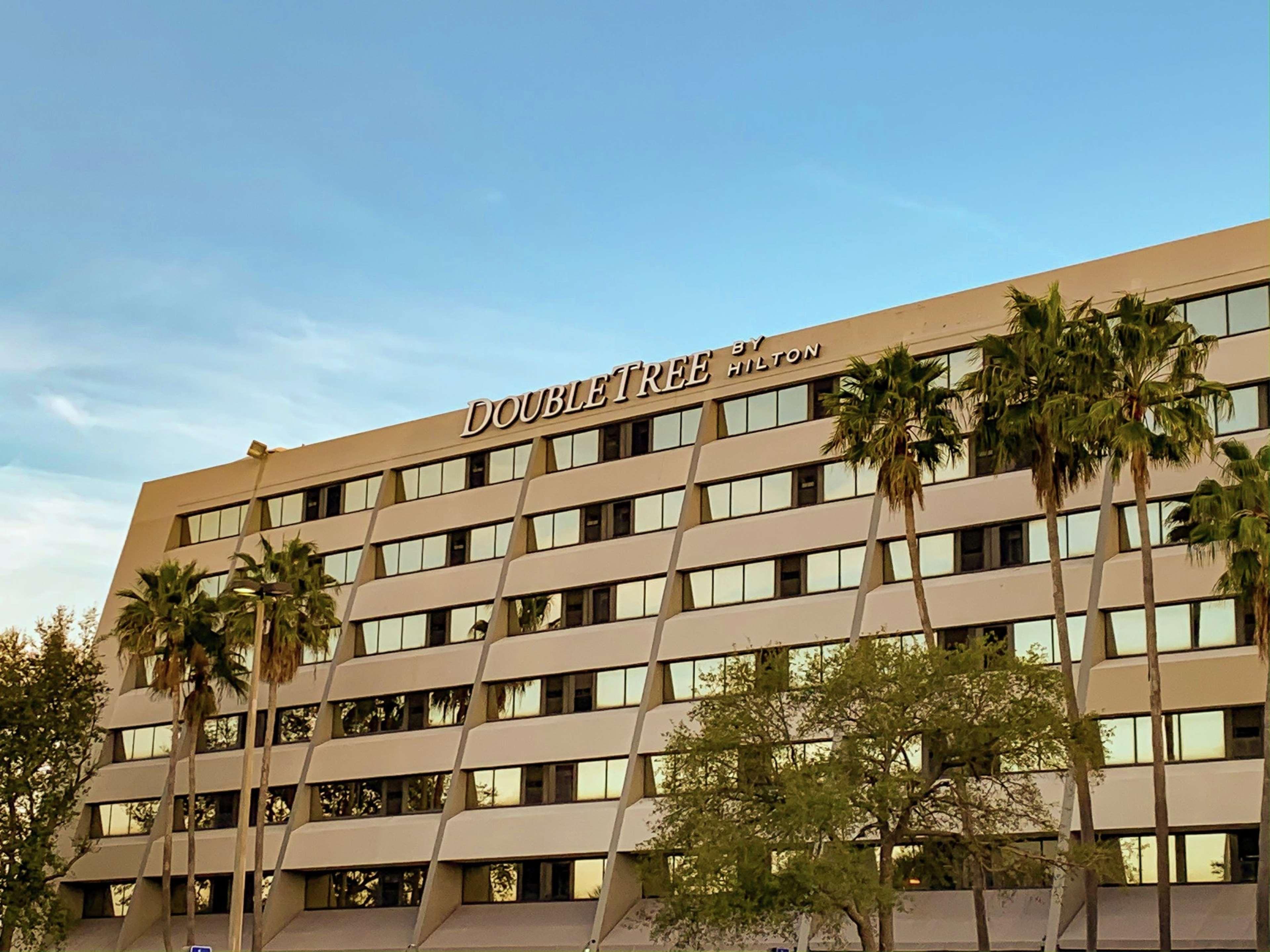 Doubletree By Hilton Tampa Rocky Point Waterfront Hotell Exteriör bild