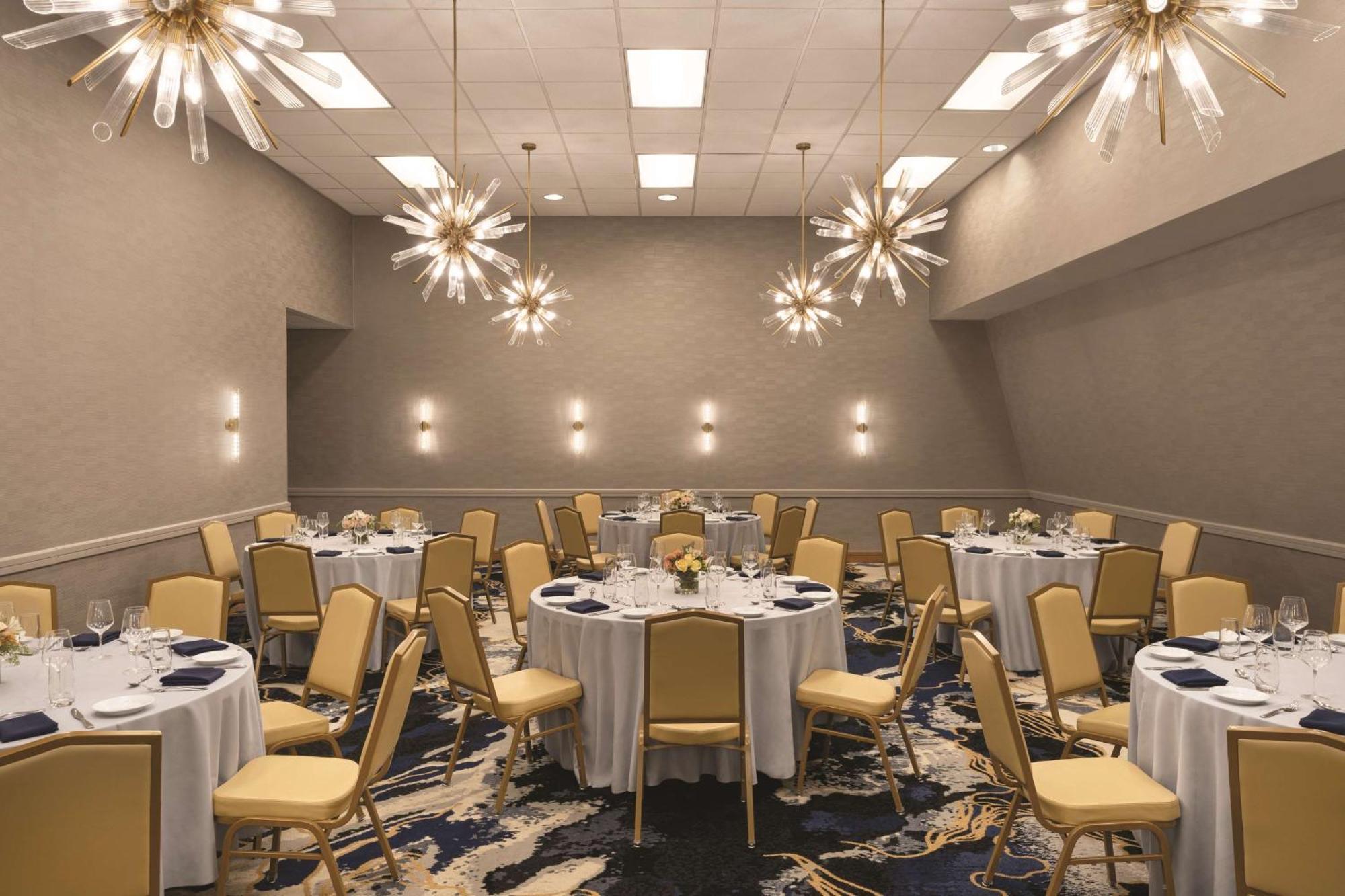 Doubletree By Hilton Tampa Rocky Point Waterfront Hotell Exteriör bild