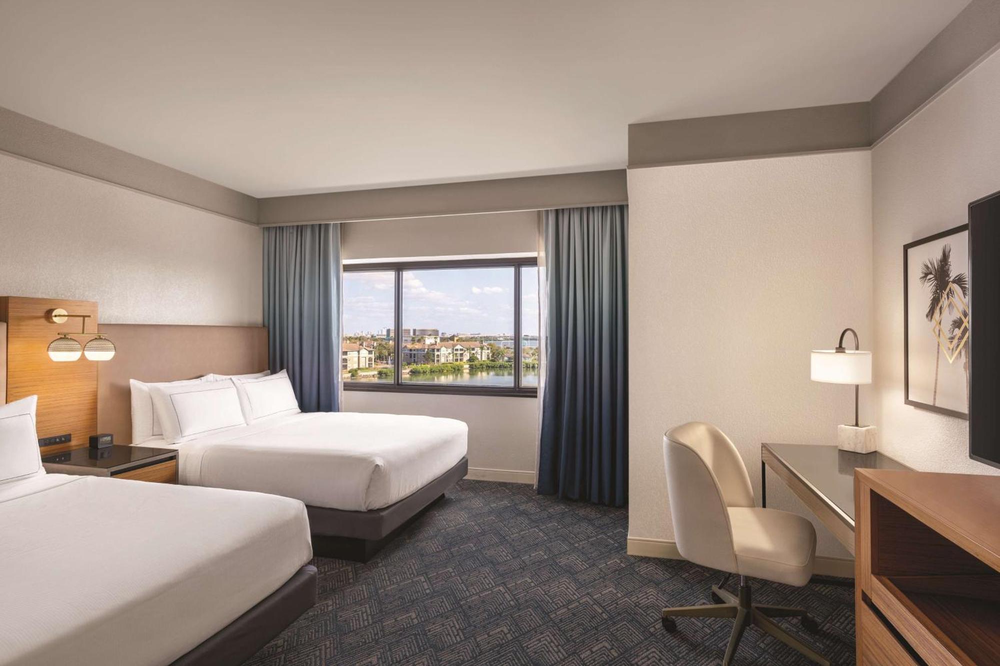 Doubletree By Hilton Tampa Rocky Point Waterfront Hotell Exteriör bild
