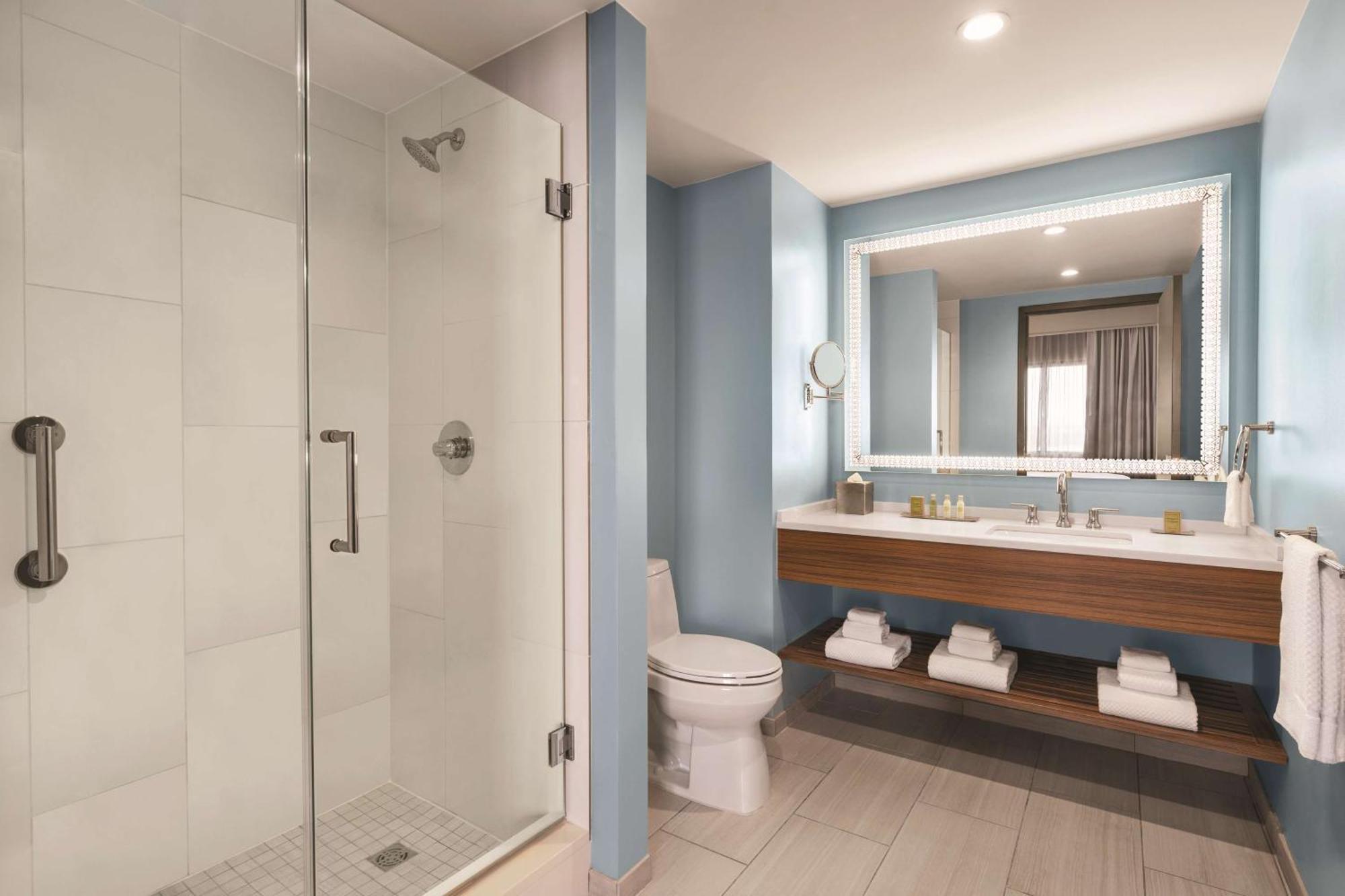 Doubletree By Hilton Tampa Rocky Point Waterfront Hotell Exteriör bild