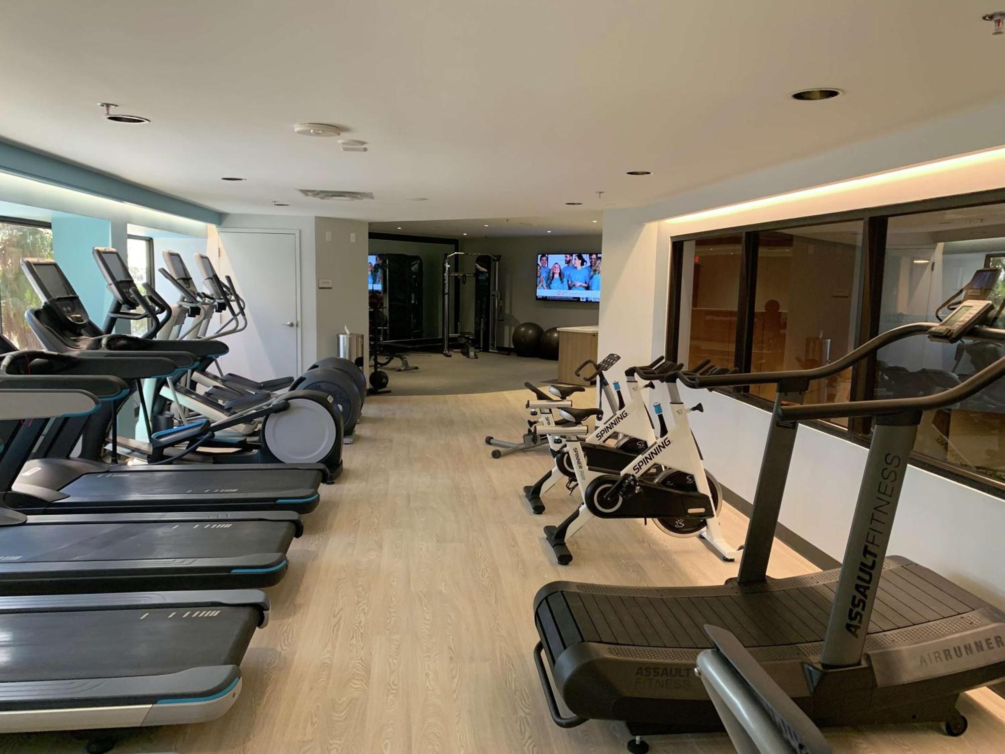Doubletree By Hilton Tampa Rocky Point Waterfront Hotell Exteriör bild