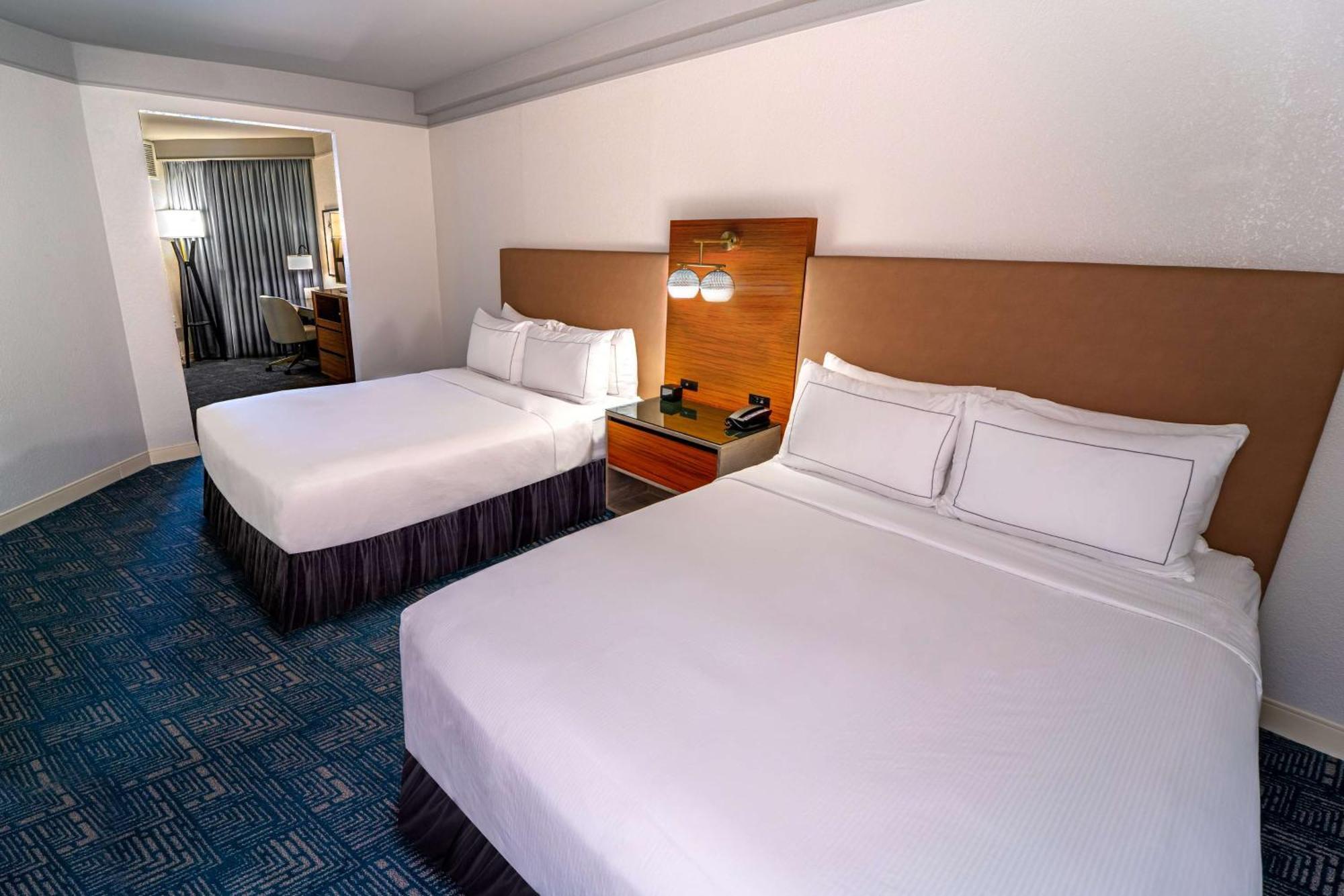 Doubletree By Hilton Tampa Rocky Point Waterfront Hotell Exteriör bild