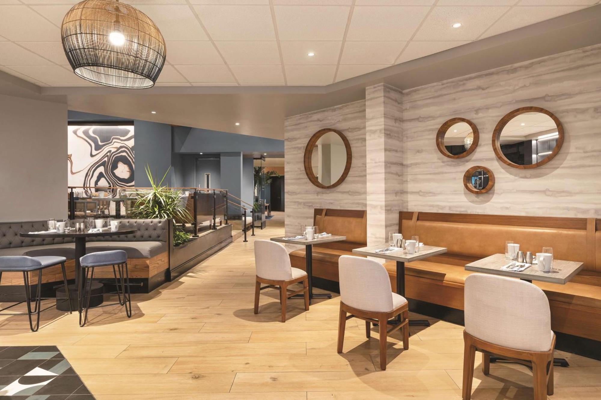 Doubletree By Hilton Tampa Rocky Point Waterfront Hotell Exteriör bild