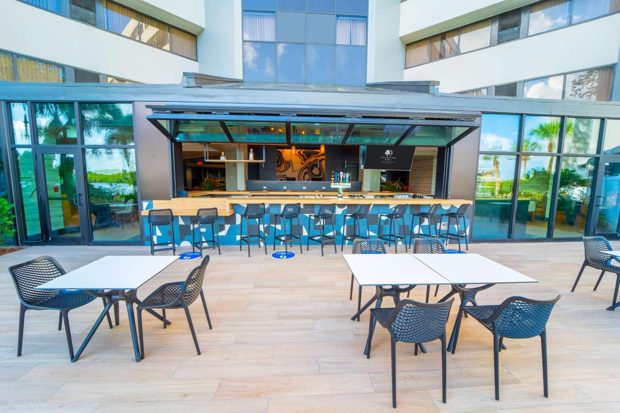 Doubletree By Hilton Tampa Rocky Point Waterfront Hotell Exteriör bild