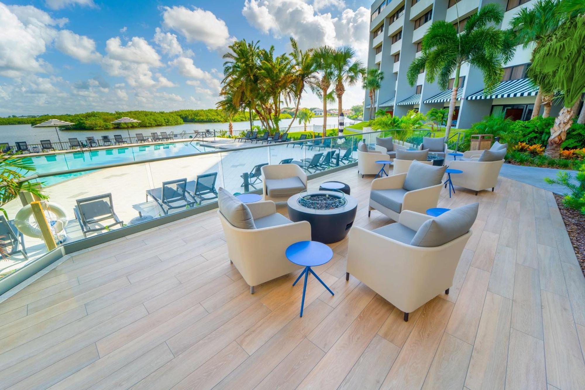 Doubletree By Hilton Tampa Rocky Point Waterfront Hotell Exteriör bild