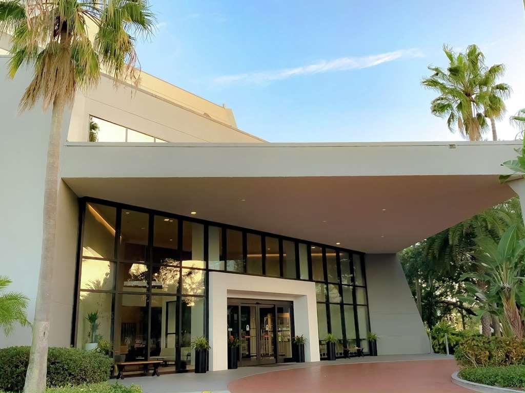 Doubletree By Hilton Tampa Rocky Point Waterfront Hotell Exteriör bild